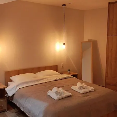 Milies Creekside شقة