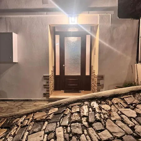 Milies Creekside شقة